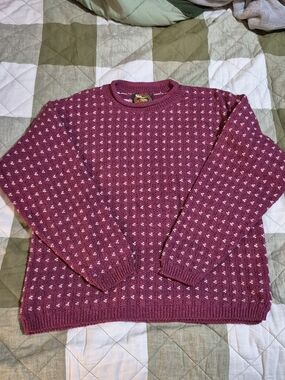 Vintage 80s ALPS Medium Crewneck Sweater in Raspberry with White Hearts